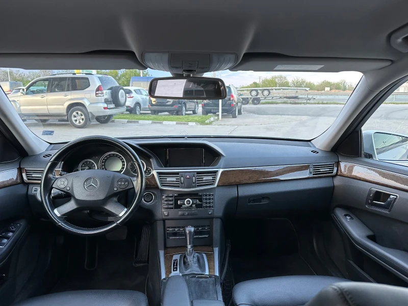 Mercedes-Benz E 220, снимка 13 - Автомобили и джипове - 50042794