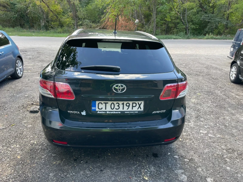 Toyota Avensis 2.2 D4D, снимка 2 - Автомобили и джипове - 52173164