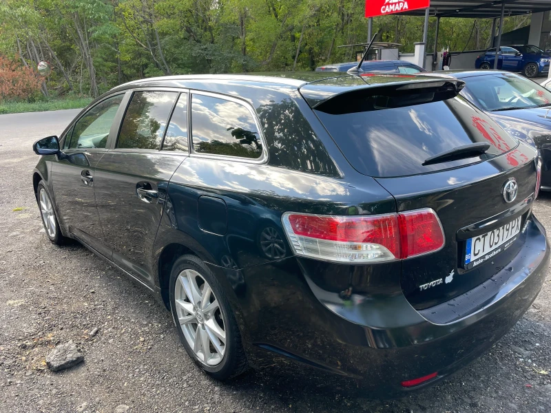 Toyota Avensis 2.2 D4D, снимка 6 - Автомобили и джипове - 52173164