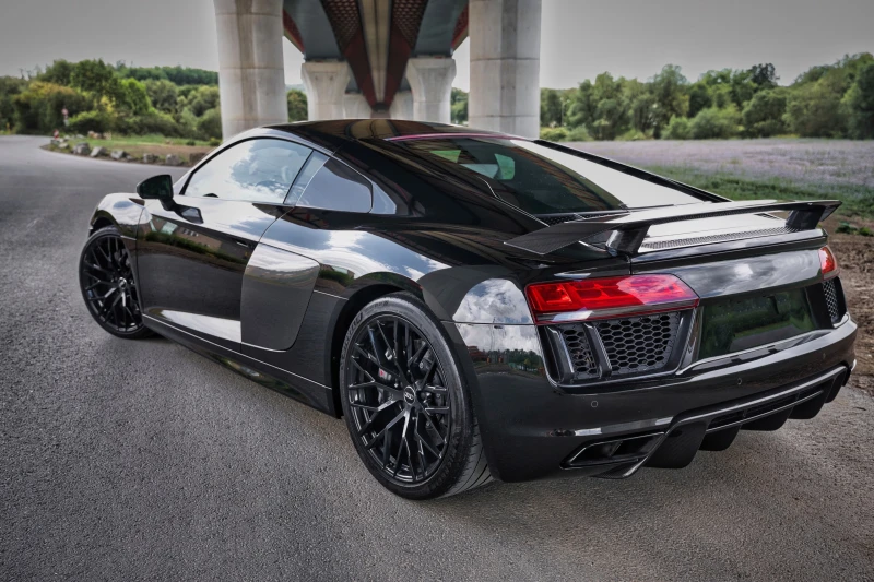 Audi R8 НОВ* ПЪЛЕН СЕРВИЗ* КЕРАМИКА* B&Q* 4x4* , снимка 3 - Автомобили и джипове - 51867259