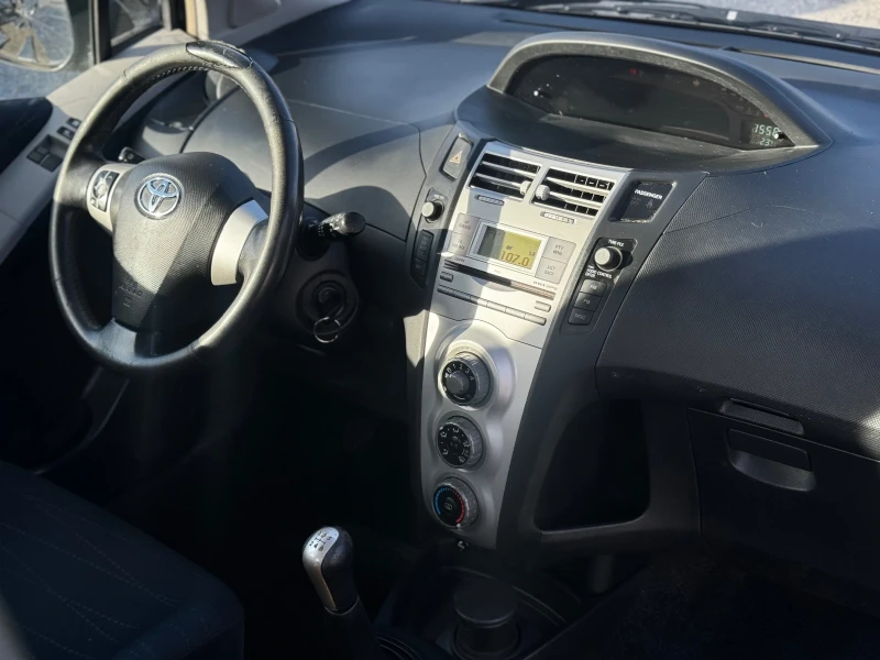 Toyota Yaris 1.0 Бензин/Климатик/Италия , снимка 15 - Автомобили и джипове - 52282878
