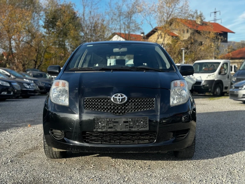 Toyota Yaris 1.0 Бензин/Климатик/Италия , снимка 2 - Автомобили и джипове - 52282878