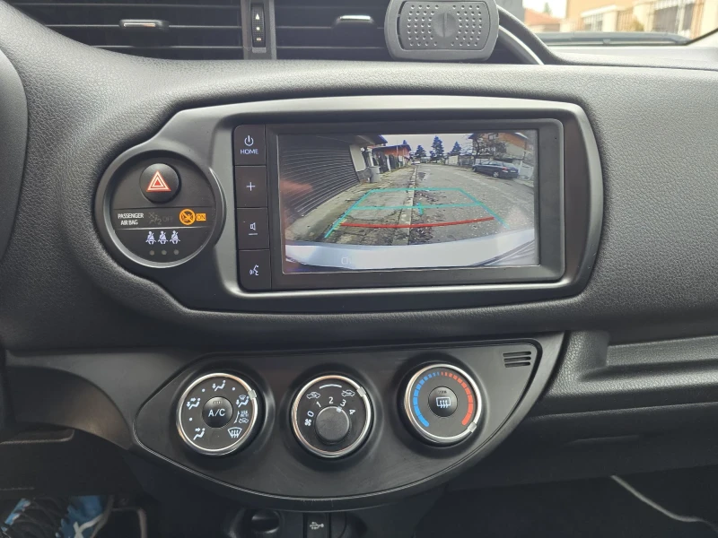 Toyota Yaris 1.5 CVT Y20 Collection Bi-tone, снимка 12 - Автомобили и джипове - 52594629