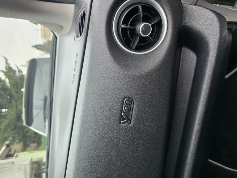 Toyota Yaris 1.5 CVT Y20 Collection Bi-tone, снимка 15 - Автомобили и джипове - 52594629