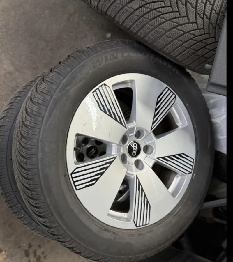 Audi E-Tron Sportback* 55* Quattro* Pano, снимка 12 - Автомобили и джипове - 53132893