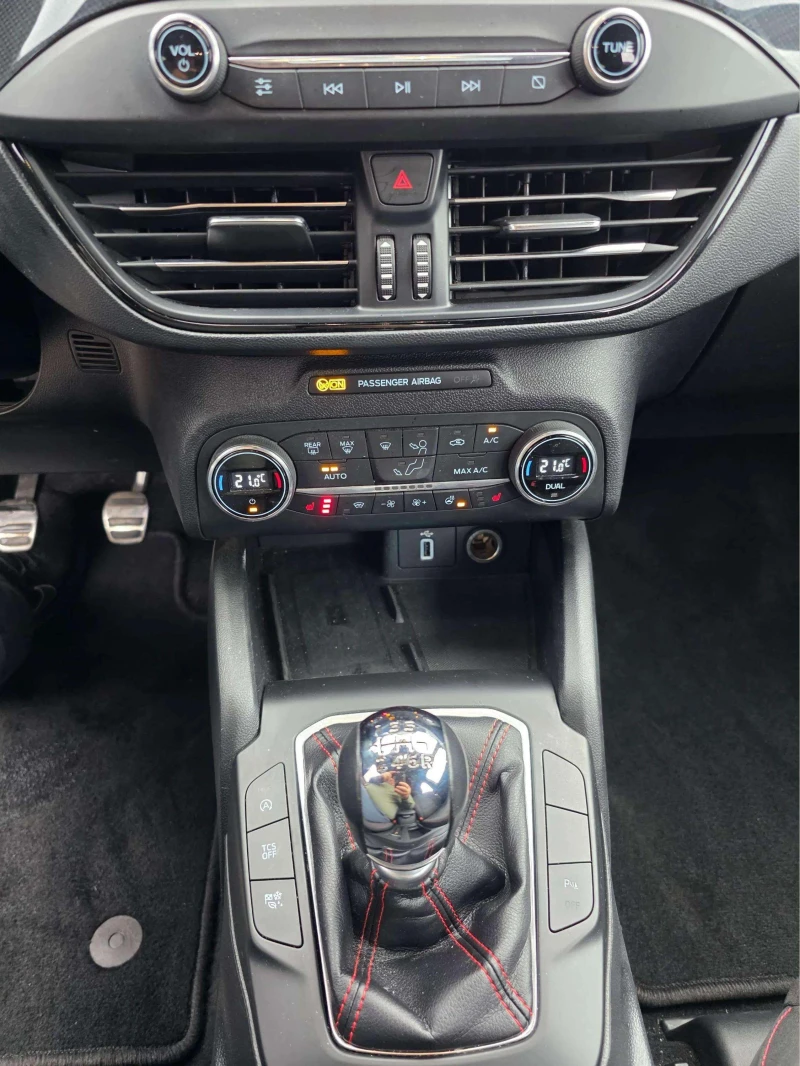 Ford Focus 1.0 EcoBoost, снимка 11 - Автомобили и джипове - 53268577