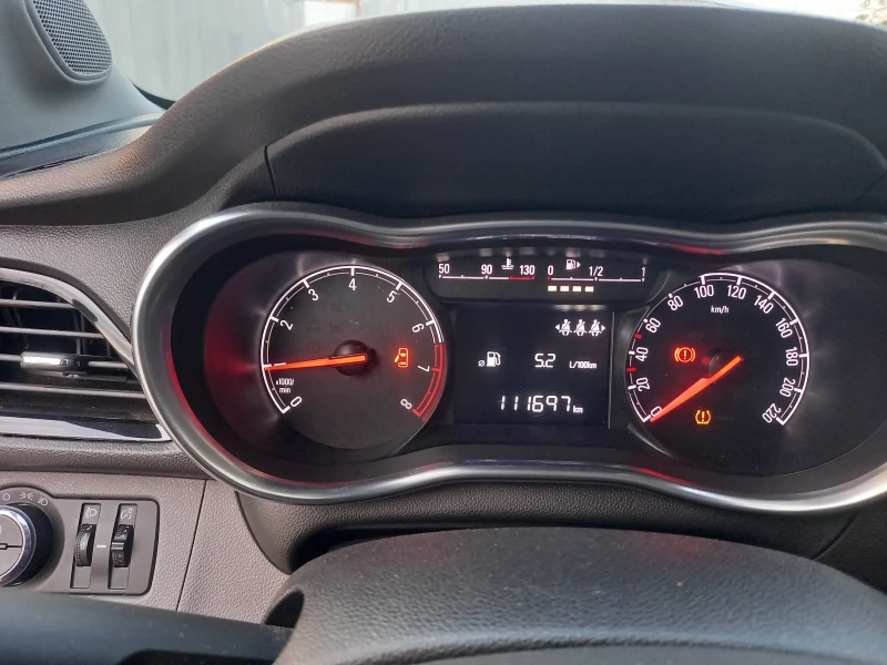 Opel Karl 1.0 75 кс евро6 , снимка 12 - Автомобили и джипове - 53599606