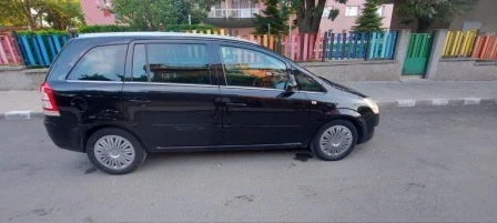 Opel Zafira 1.7cdti, снимка 8 - Автомобили и джипове - 52792619