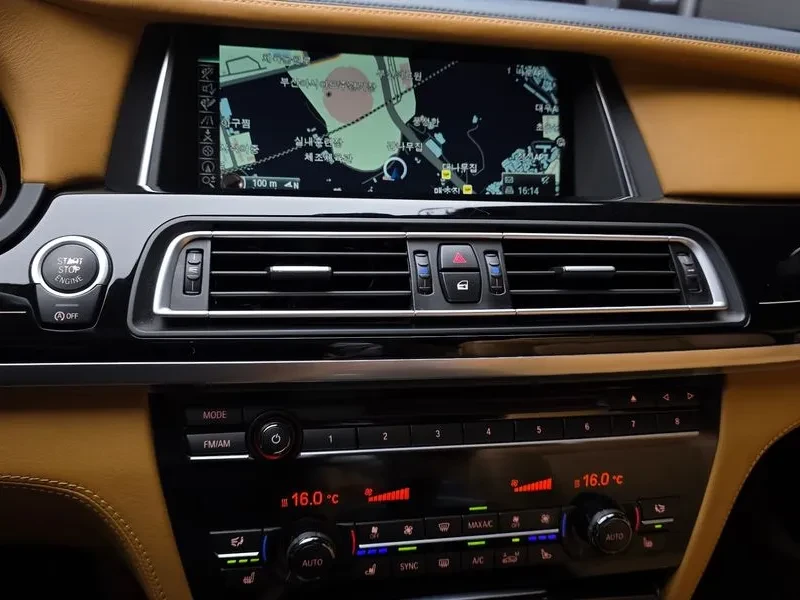 BMW 750 750Li xDrive Individual, снимка 14 - Автомобили и джипове - 54967915