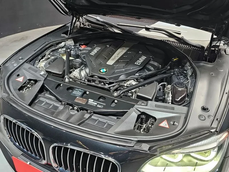 BMW 750 750Li xDrive Individual, снимка 6 - Автомобили и джипове - 54967915