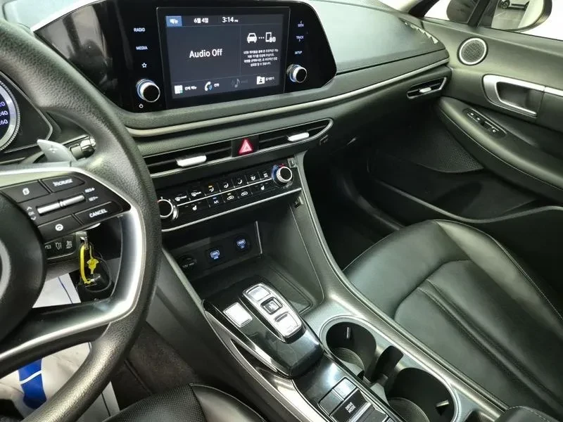 Hyundai Sonata (Dn8) 2.0 Smart, снимка 10 - Автомобили и джипове - 55260038