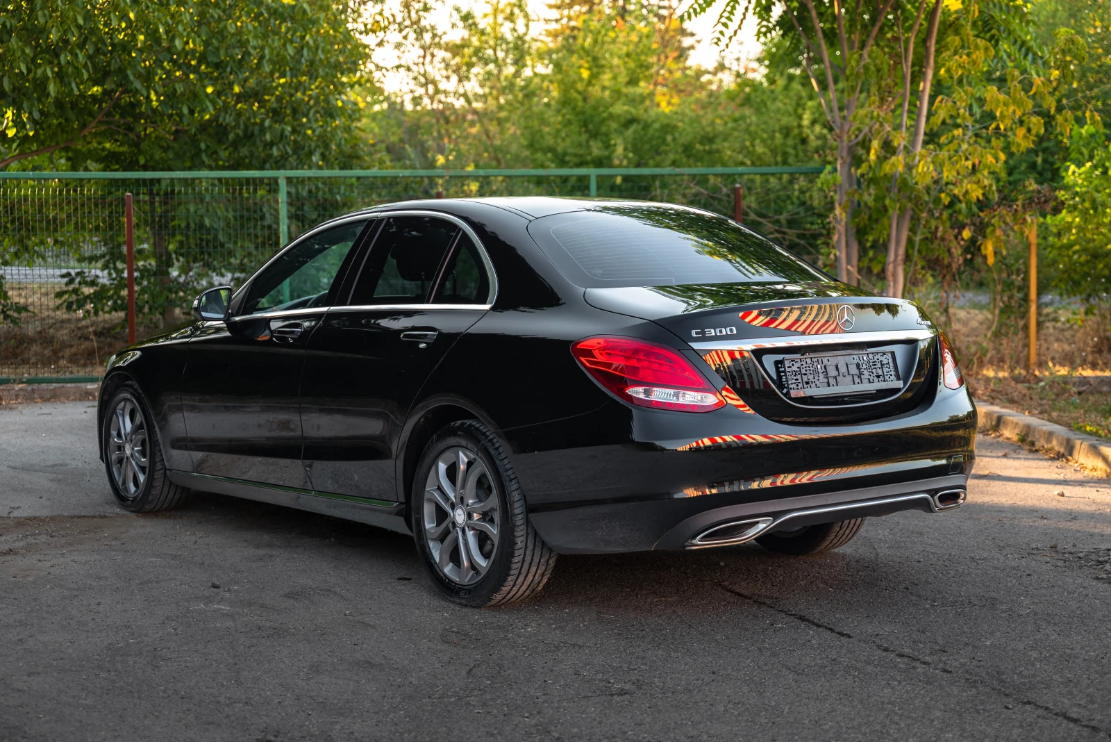 Mercedes-Benz C 300, снимка 3 - Автомобили и джипове - 52570344