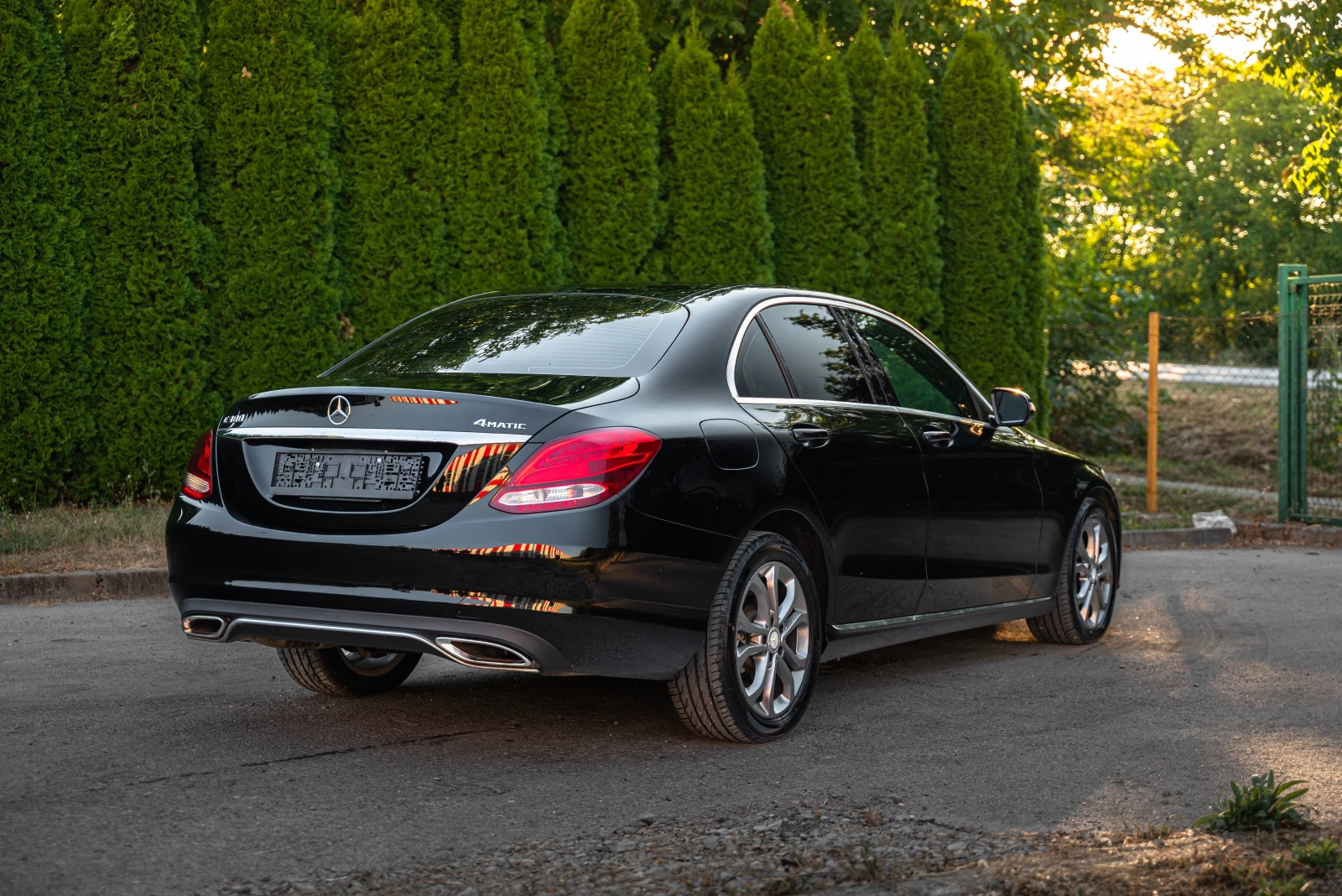 Mercedes-Benz C 300, снимка 4 - Автомобили и джипове - 52570344