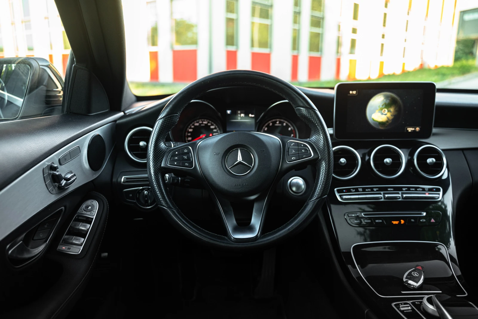Mercedes-Benz C 300, снимка 10 - Автомобили и джипове - 52570344