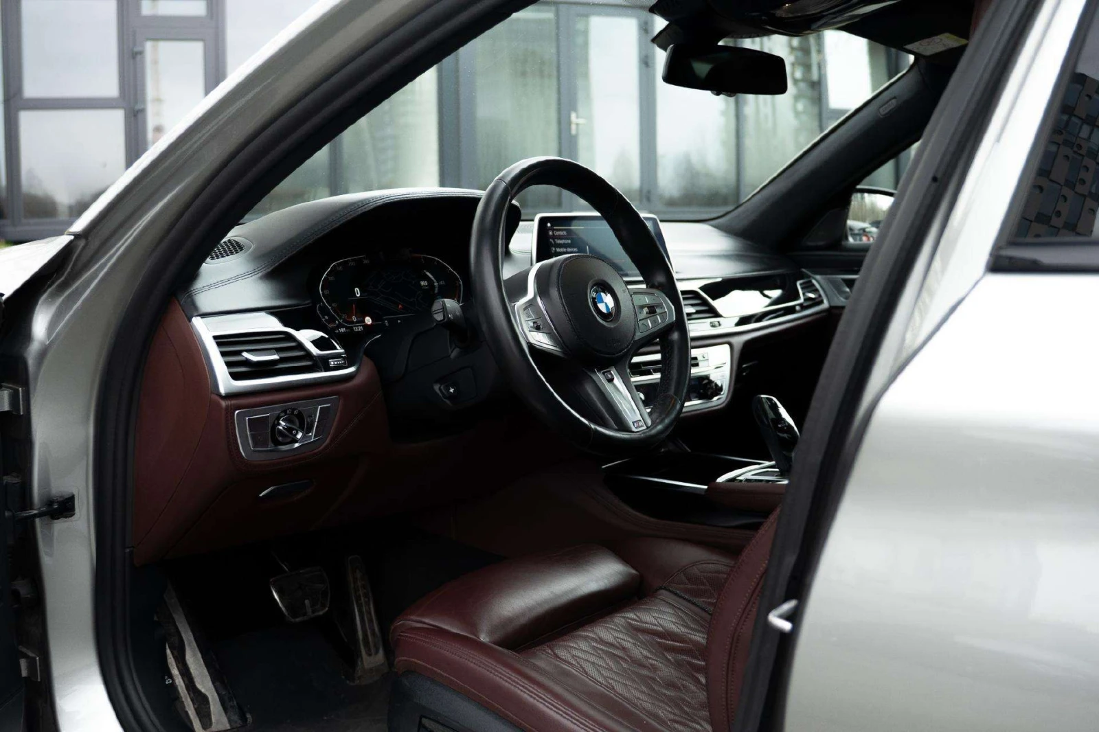 BMW 750 d xDrive - изображение 9