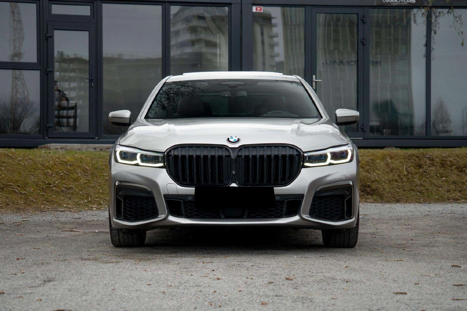 BMW 750 d xDrive - изображение 2