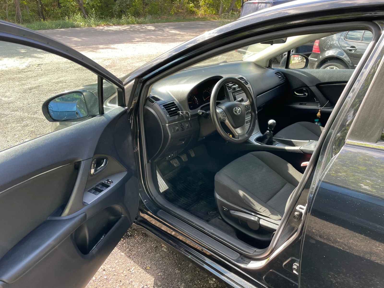 Toyota Avensis 2.2 D4D - изображение 8