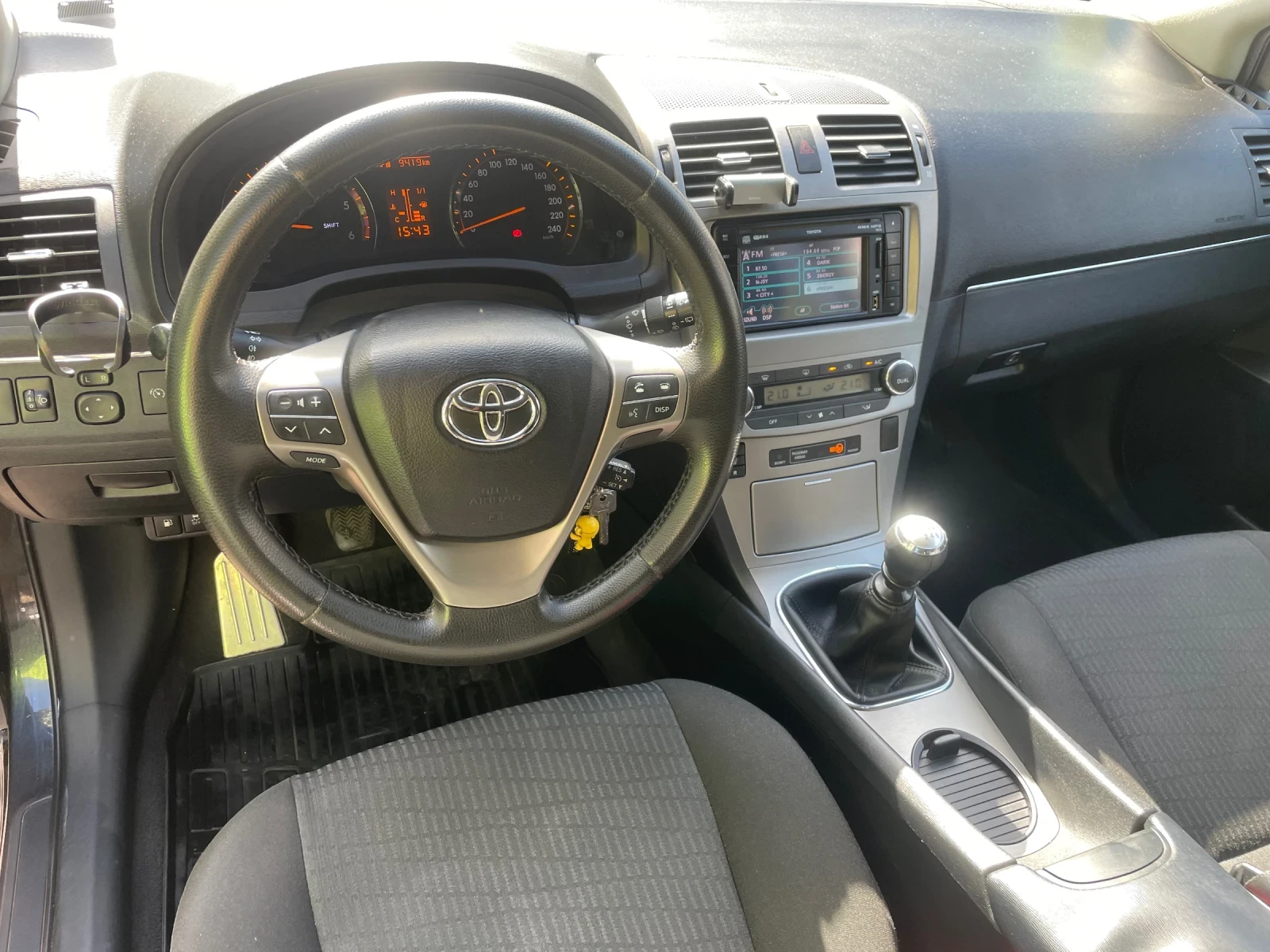 Toyota Avensis 2.2 D4D - изображение 10