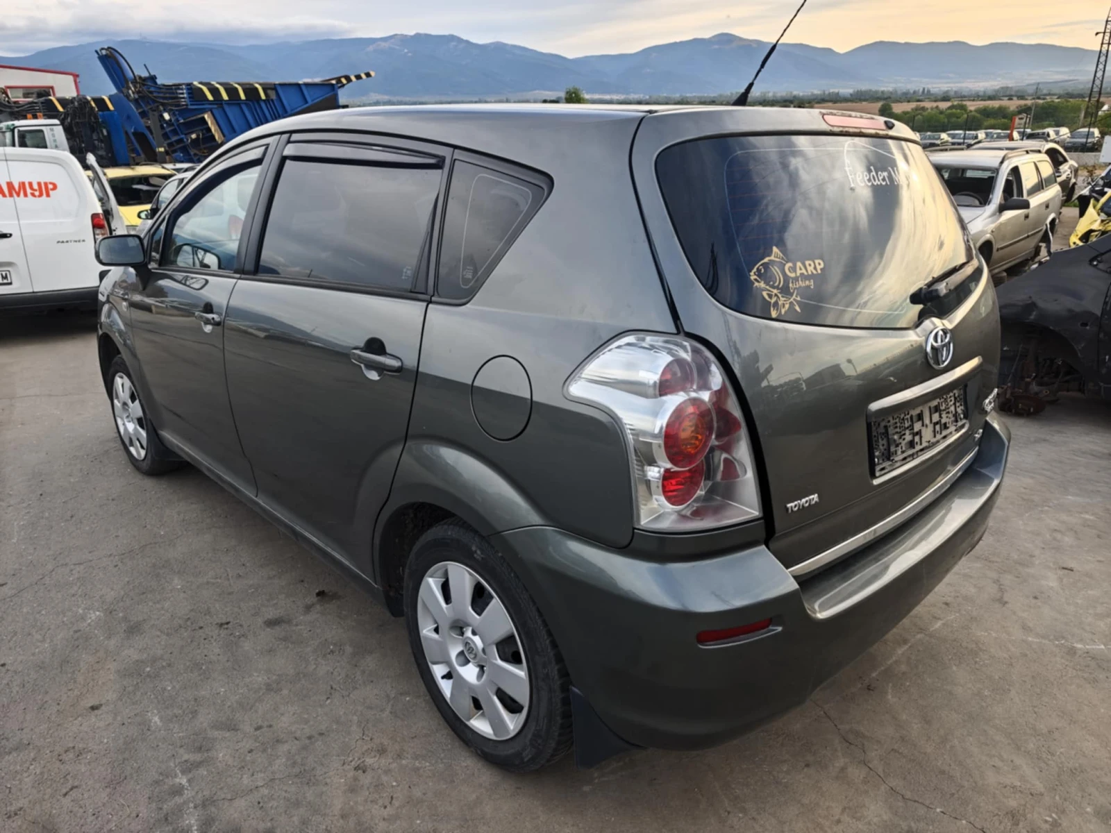 Toyota Corolla verso 2.2 D4D - изображение 3