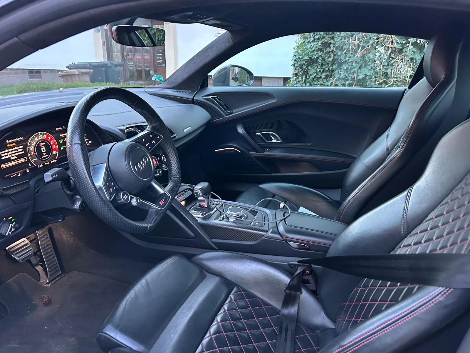 Audi R8 НОВ* ПЪЛЕН СЕРВИЗ* КЕРАМИКА* B&Q* 4x4* , снимка 10 - Автомобили и джипове - 51867259