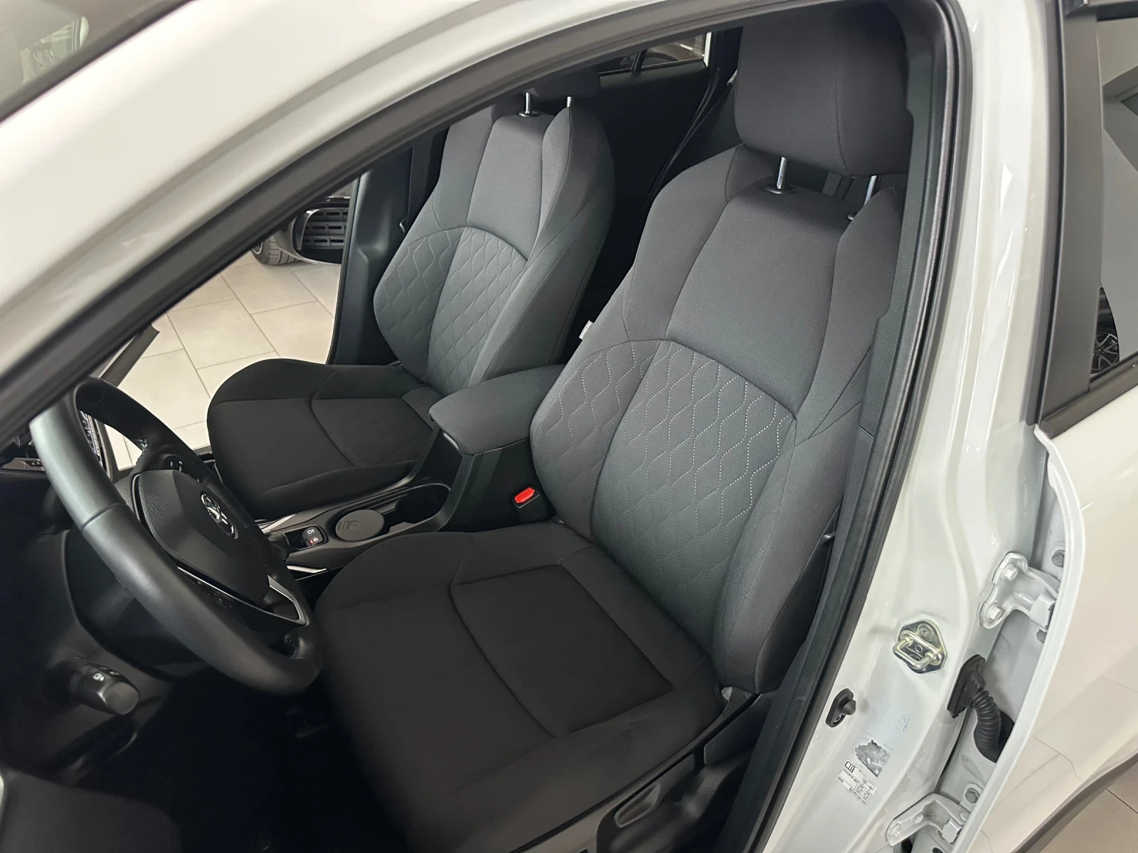 Toyota Corolla Cross Executive Plus - изображение 9