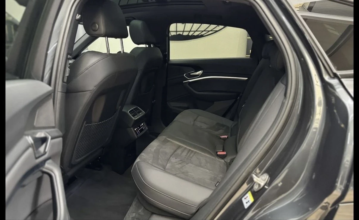 Audi E-Tron Sportback* 55* Quattro* Pano - изображение 8