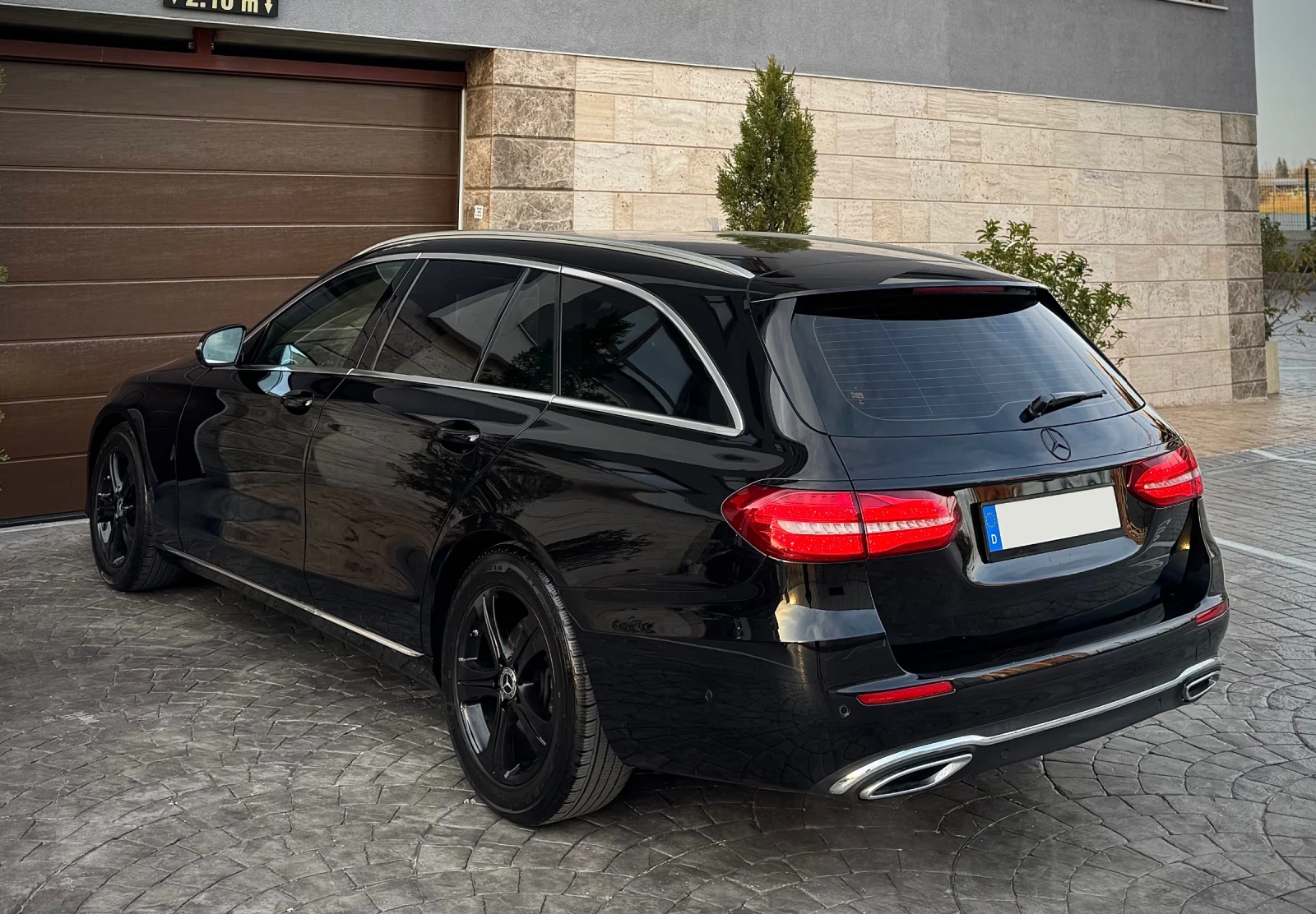 Mercedes-Benz E 220 9-G Multibeam Led Swarovski DynamicSelect 194к.с., снимка 4 - Автомобили и джипове - 53829969