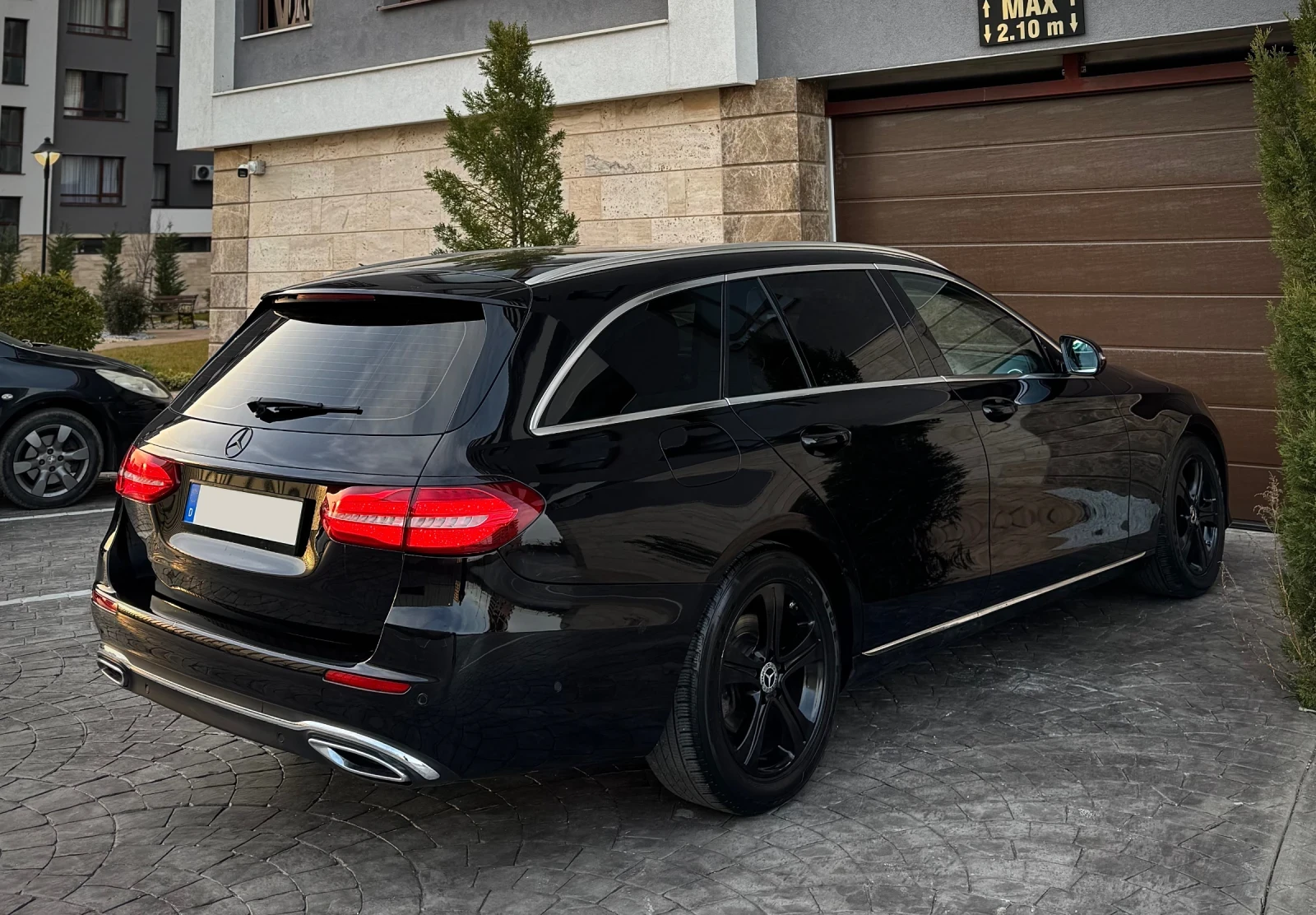 Mercedes-Benz E 220 9-G Multibeam Led Swarovski DynamicSelect 194к.с., снимка 6 - Автомобили и джипове - 53829969