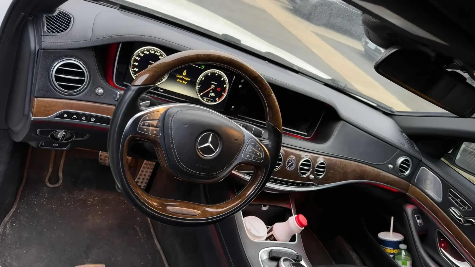 Mercedes-Benz S 550 АМГ/CARFAX/Distronic/Massaging/Heated and vented/, снимка 6 - Автомобили и джипове - 53946170