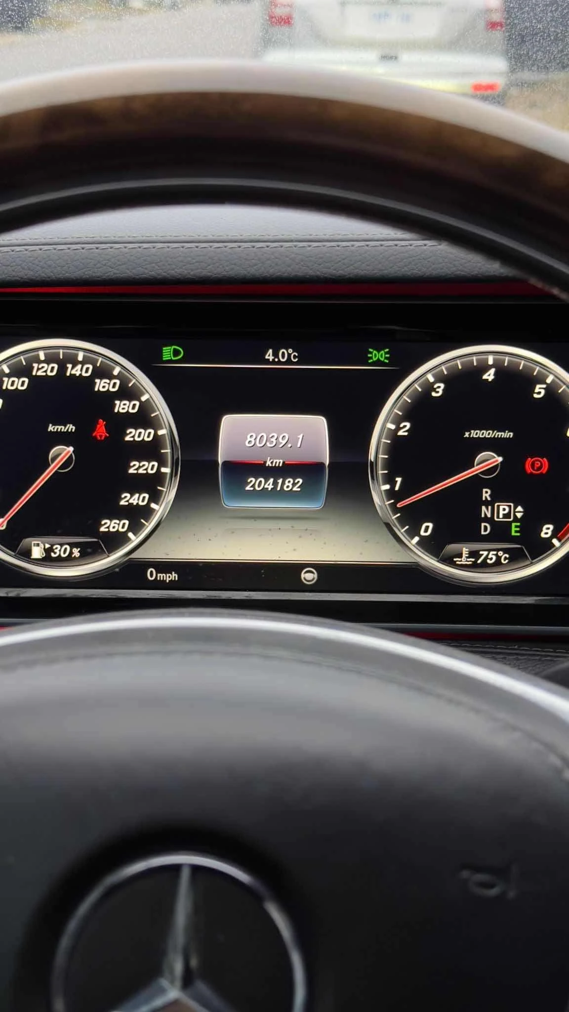 Mercedes-Benz S 550 АМГ/CARFAX/Distronic/Massaging/Heated and vented/, снимка 11 - Автомобили и джипове - 53946170