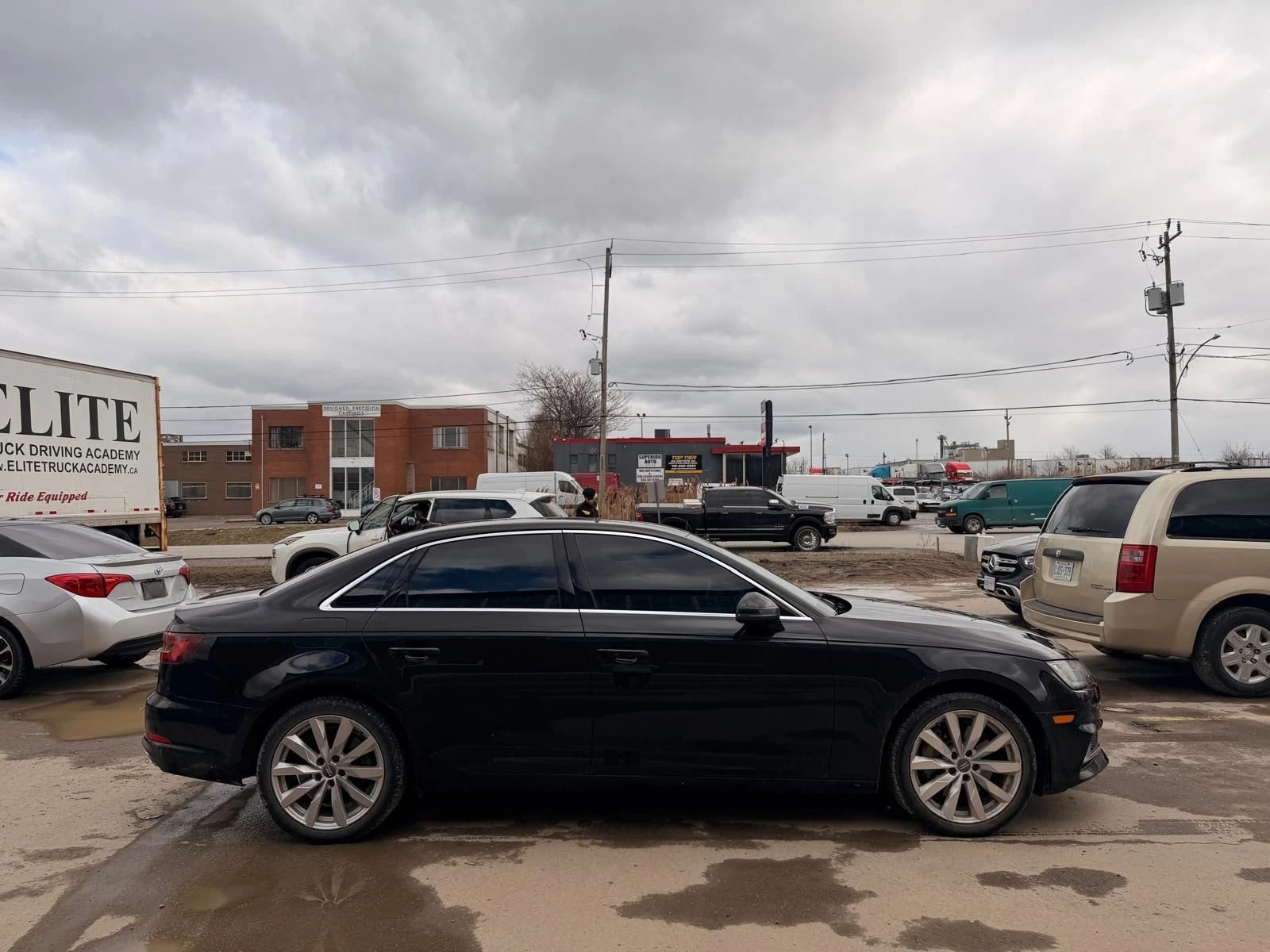 Audi A4 KOMFORT С РЕГИСТРАЦИЯ & АВТО КРЕДИТ, снимка 4 - Автомобили и джипове - 53958379