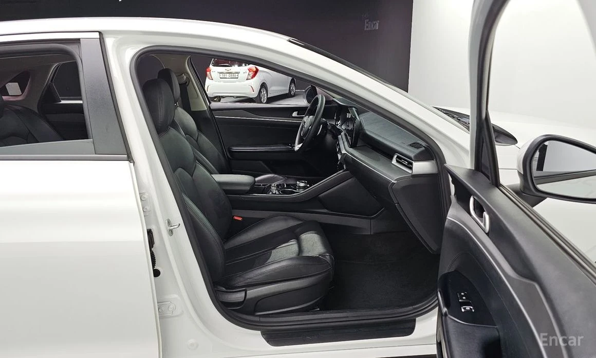 Kia K5 2.0 Trendy* ПОДГРЕВ* LANE ASSIST* CARPLAY* , снимка 7 - Автомобили и джипове - 53989462