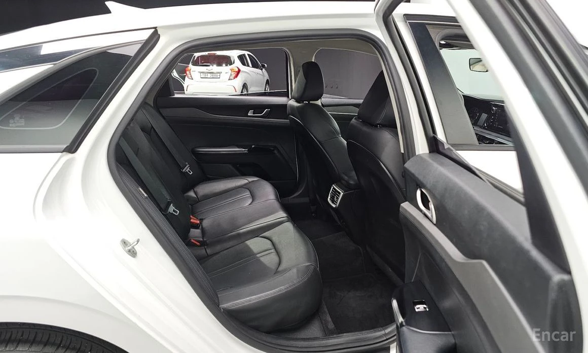 Kia K5 2.0 Trendy* ПОДГРЕВ* LANE ASSIST* CARPLAY* , снимка 16 - Автомобили и джипове - 53989462