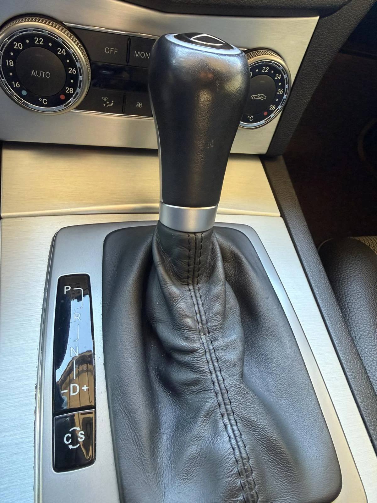 Mercedes-Benz C 200, снимка 11 - Автомобили и джипове - 54098254