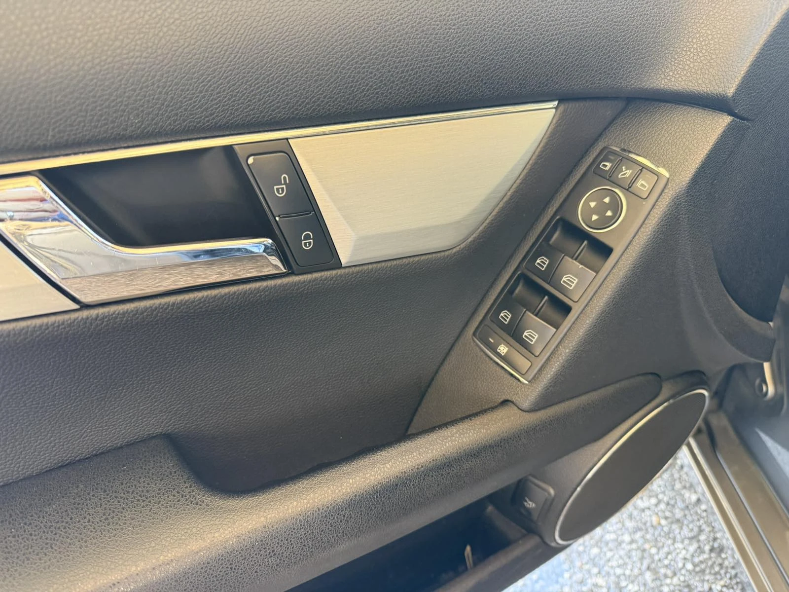 Mercedes-Benz C 200, снимка 8 - Автомобили и джипове - 54098254