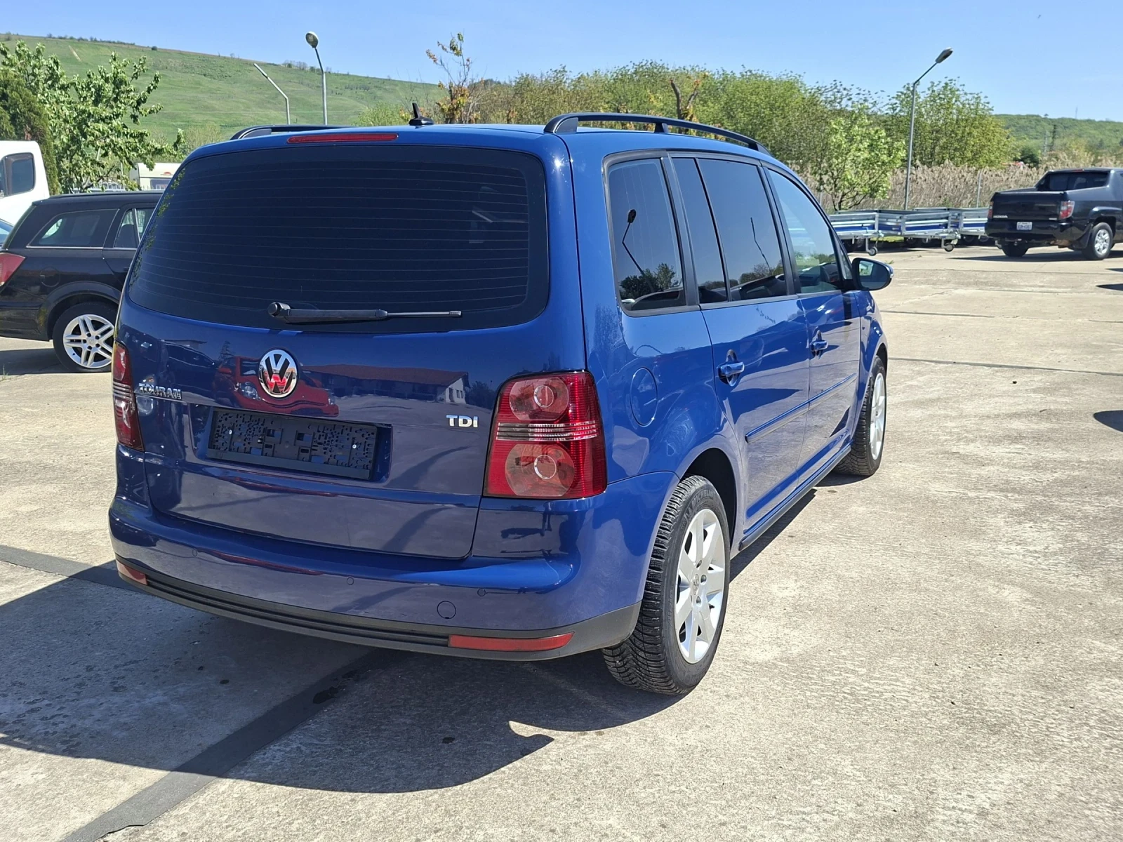 VW Touran 1.9TDi 105кс.Bluemotion, снимка 6 - Автомобили и джипове - 54331773