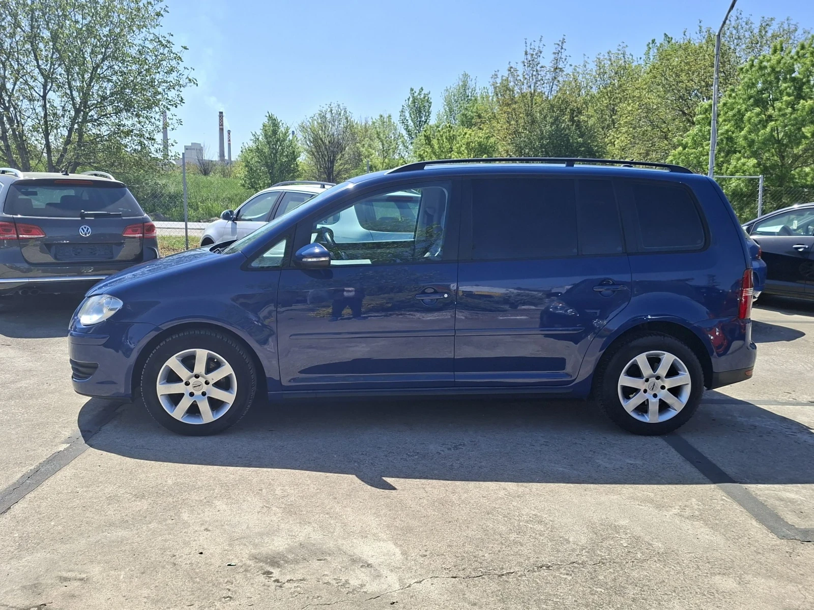 VW Touran 1.9TDi 105кс.Bluemotion, снимка 3 - Автомобили и джипове - 54331773