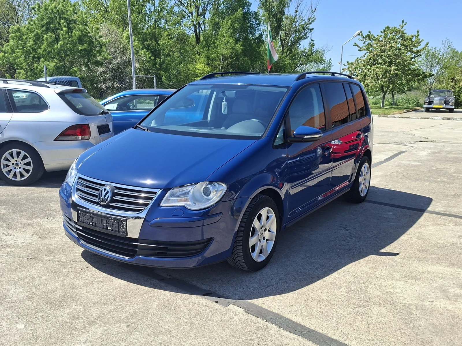 VW Touran 1.9TDi 105кс.Bluemotion, снимка 2 - Автомобили и джипове - 54331773