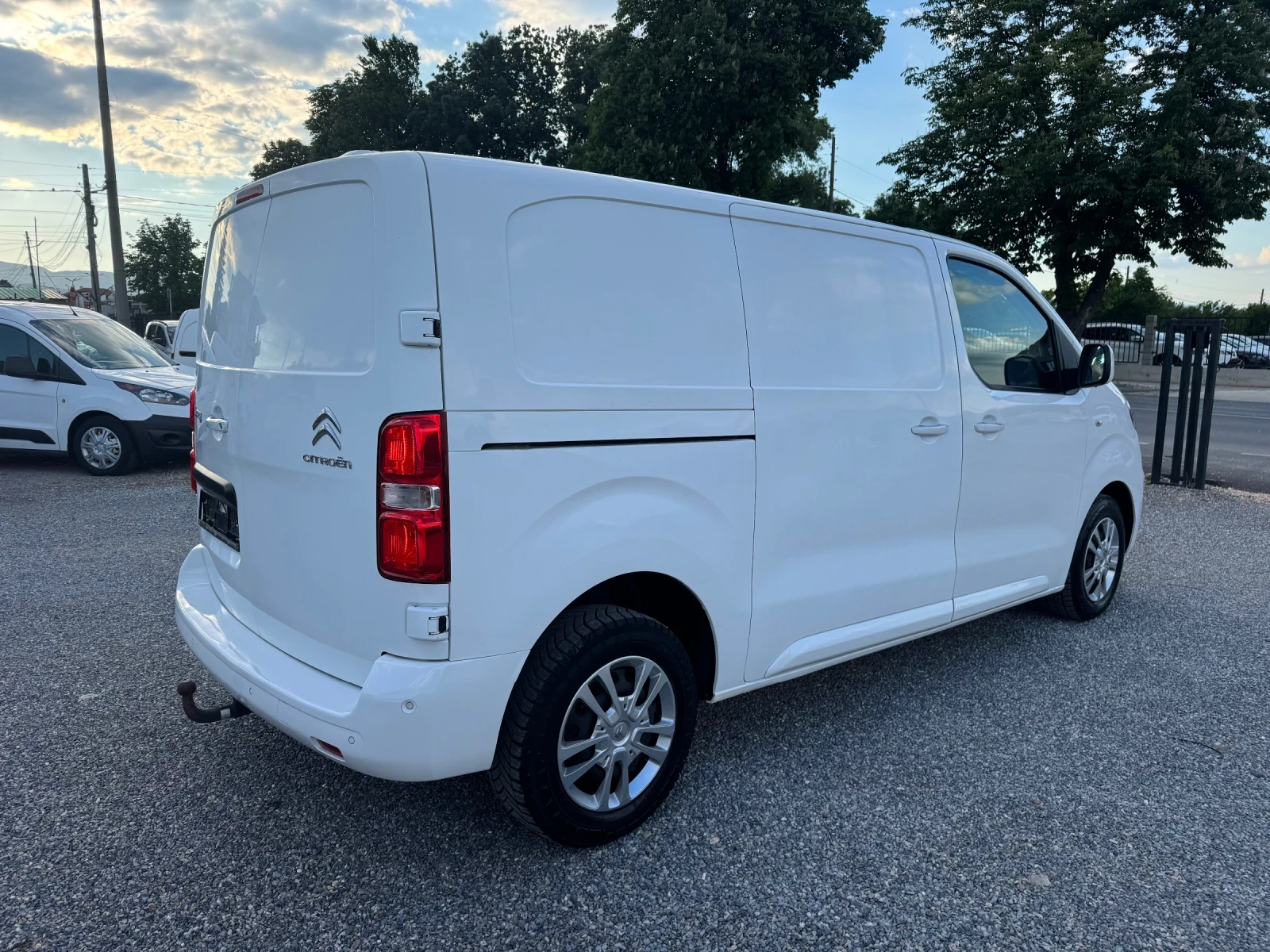 Citroen Jumpy 2.0HDI FULL! 3seats NAVI! CAM360* ! Keyless!EURO 6, снимка 7 - Автомобили и джипове - 54654512