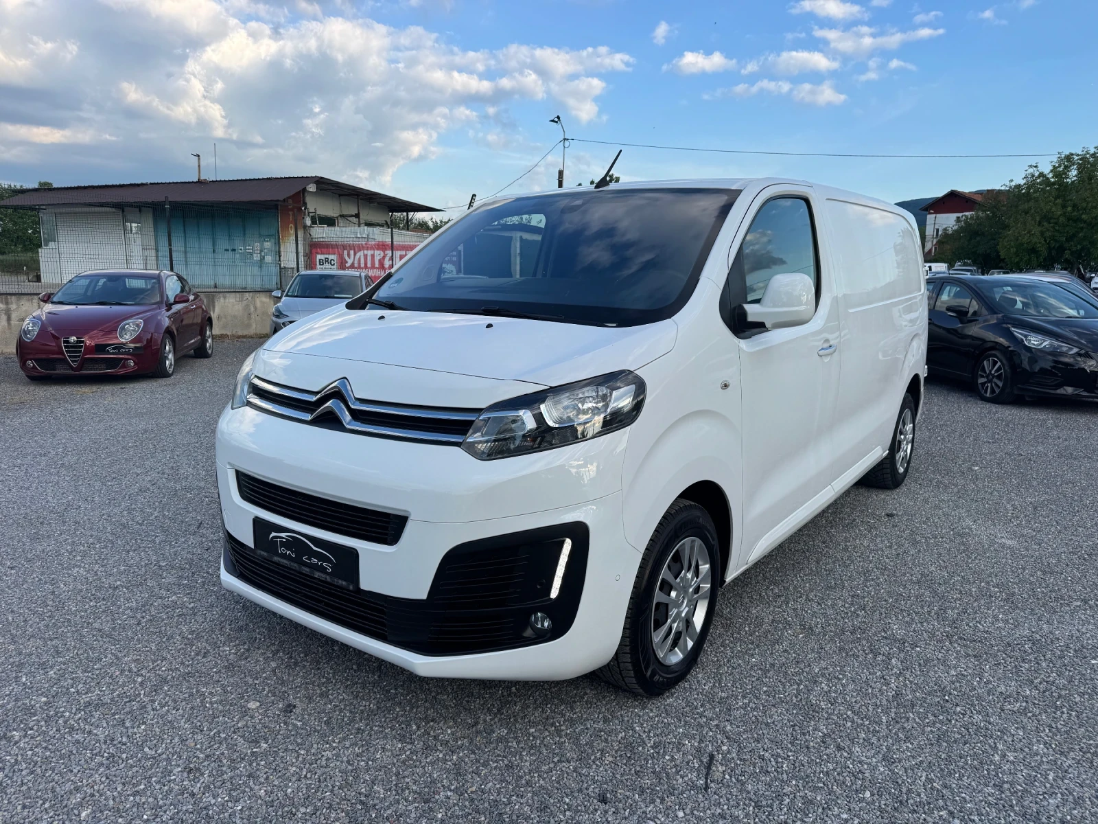 Citroen Jumpy 2.0HDI FULL! 3seats NAVI! CAM360* ! Keyless!EURO 6, снимка 2 - Автомобили и джипове - 54654512