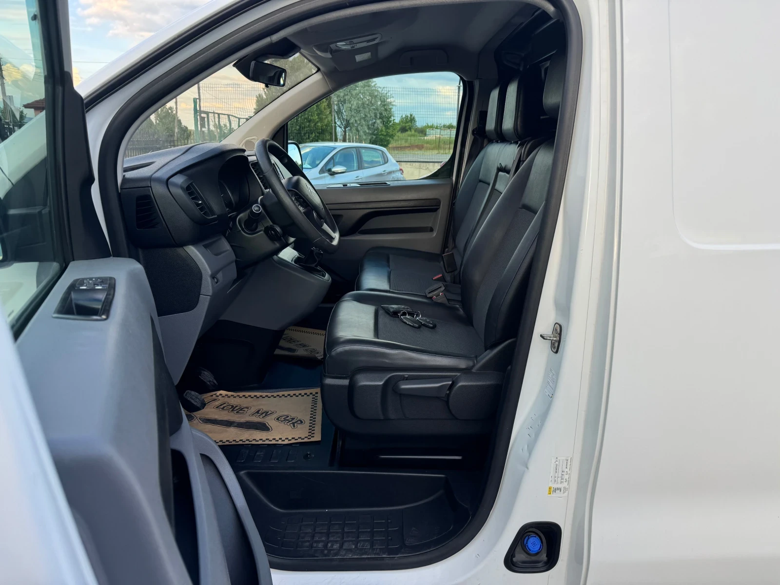 Citroen Jumpy 2.0HDI FULL! 3seats NAVI! CAM360* ! Keyless!EURO 6, снимка 12 - Автомобили и джипове - 54654512