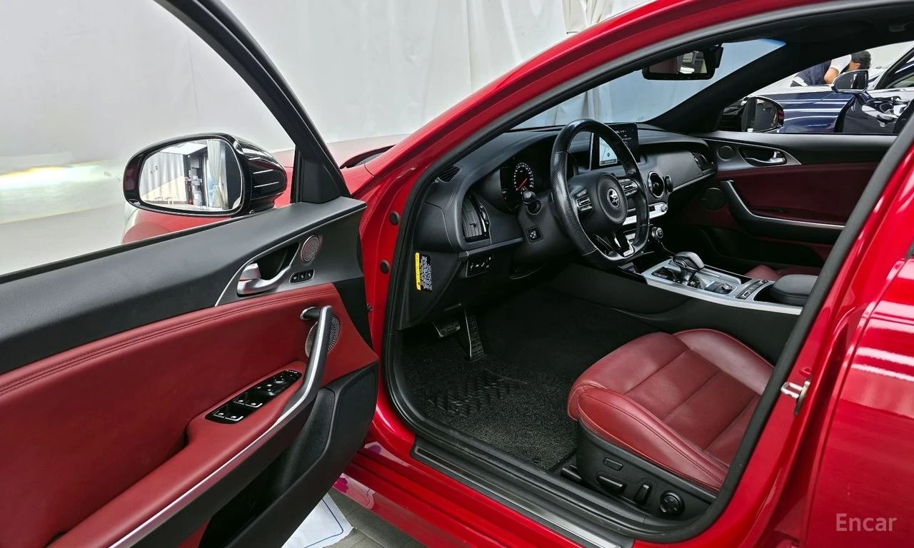 Kia Stinger 3.3L twin-turbo V6 GT, снимка 13 - Автомобили и джипове - 54707764