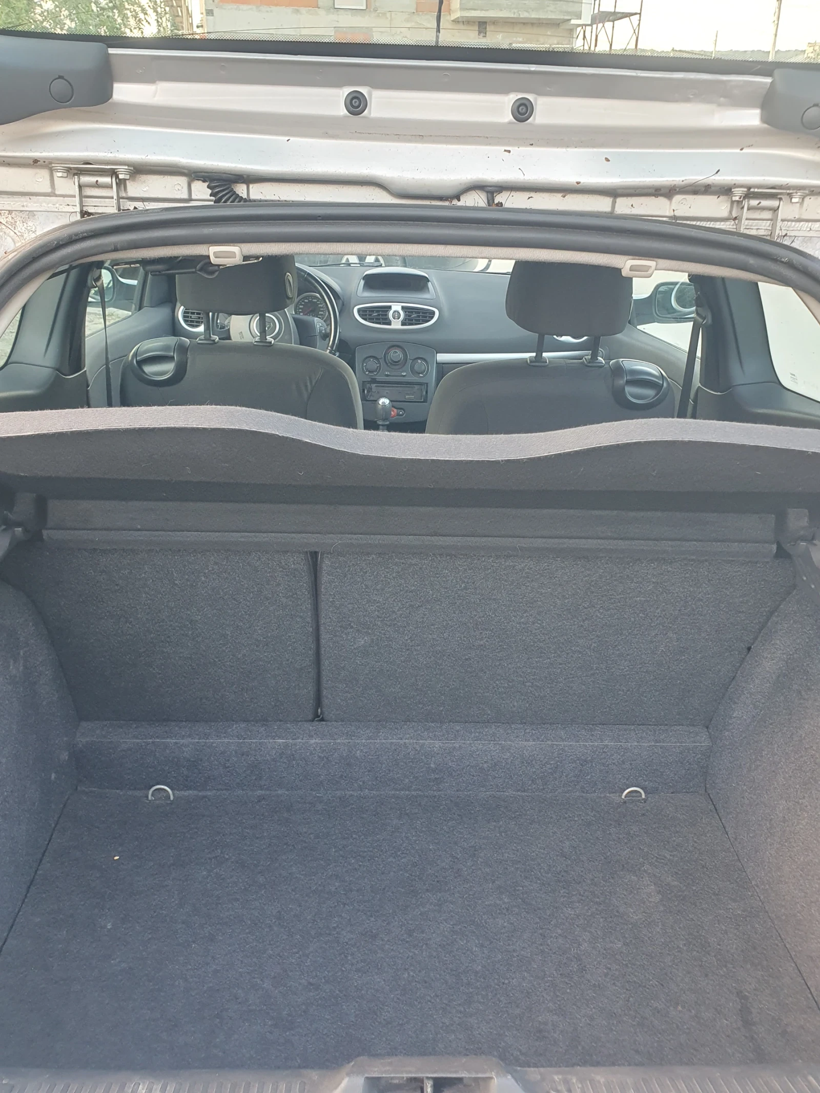 Renault Clio 1.5 dci, снимка 11 - Автомобили и джипове - 54966976