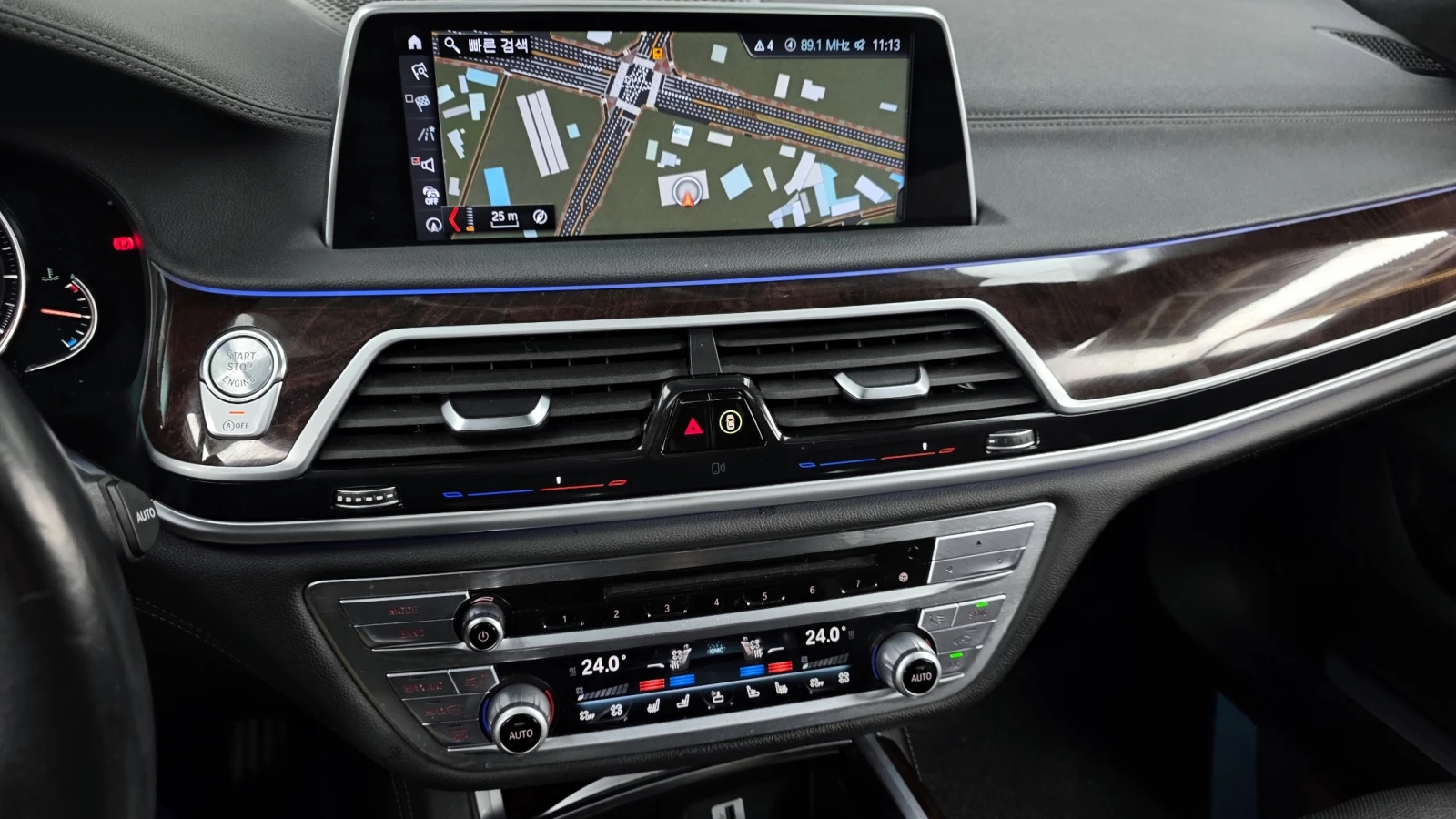 BMW 750 LI XDRIVE/HEAD UP/360/EKPAHИ/FIRST CLASS/PANO, снимка 13 - Автомобили и джипове - 55037253