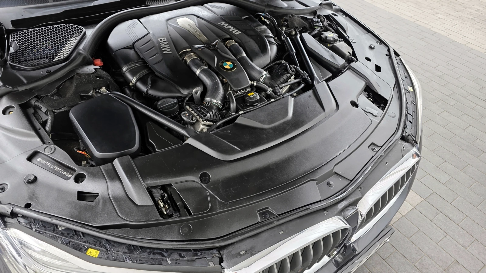 BMW 750 LI XDRIVE/HEAD UP/360/EKPAHИ/FIRST CLASS/PANO, снимка 5 - Автомобили и джипове - 55037253
