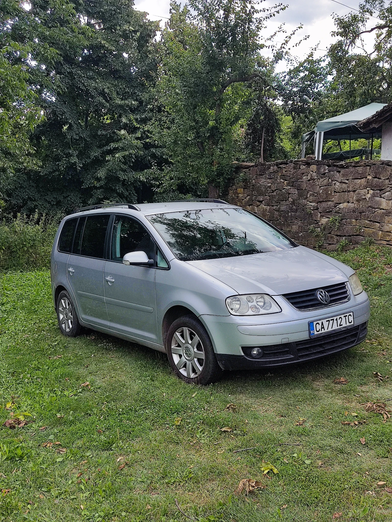 VW Touran 2000TDI, снимка 4 - Автомобили и джипове - 55396916