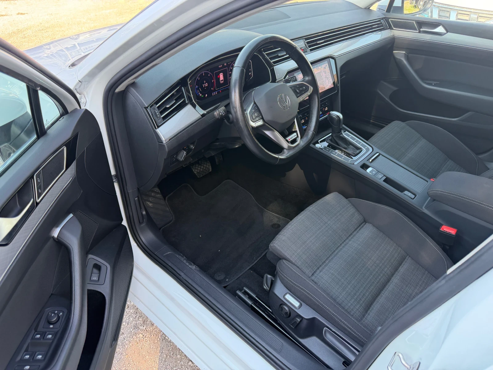 VW Passat 2.0TDi, 4x4, ШВЕЙЦАРИЯ, снимка 10 - Автомобили и джипове - 55544469