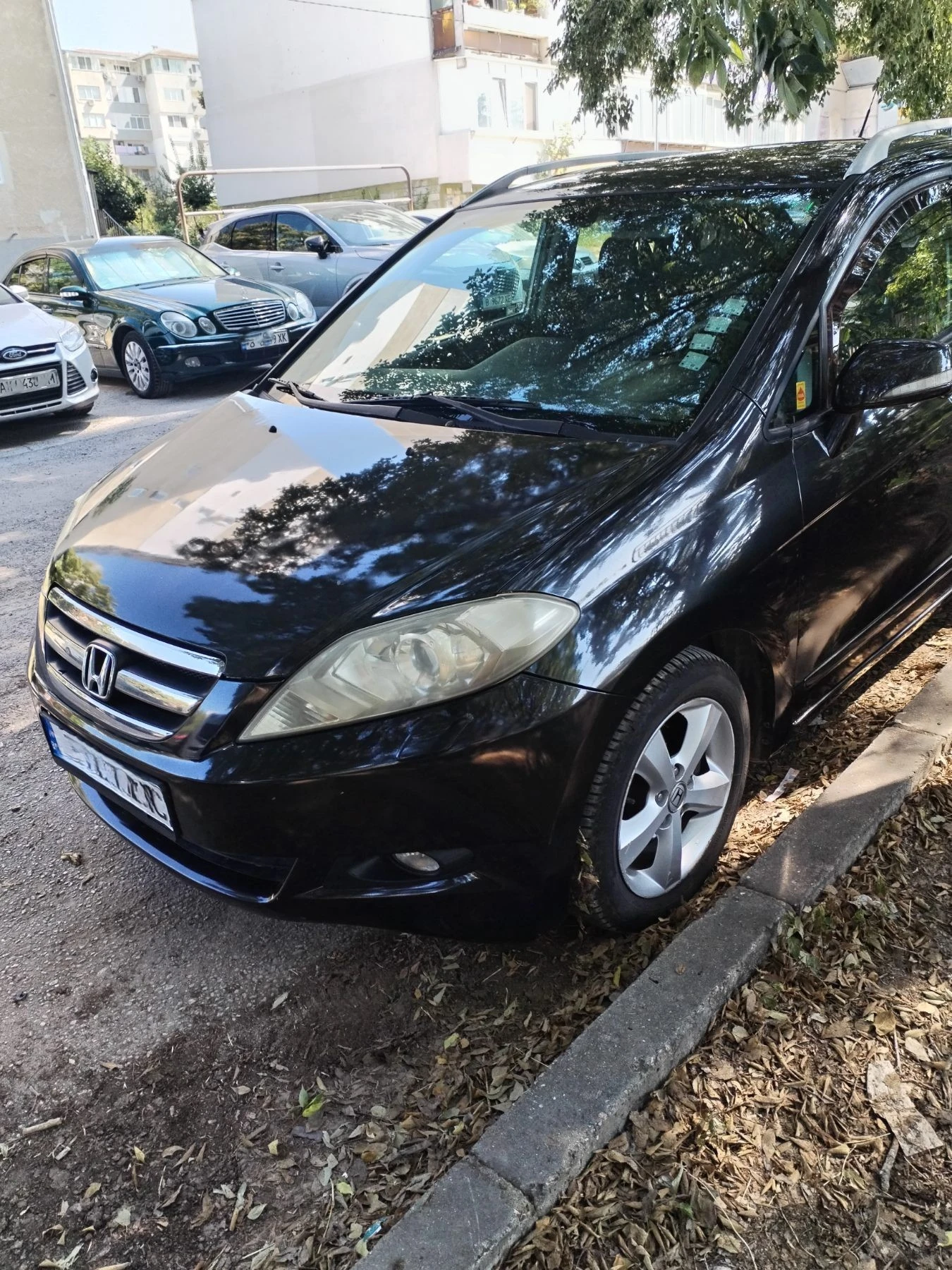 Honda Fr-v, снимка 2 - Автомобили и джипове - 55775817