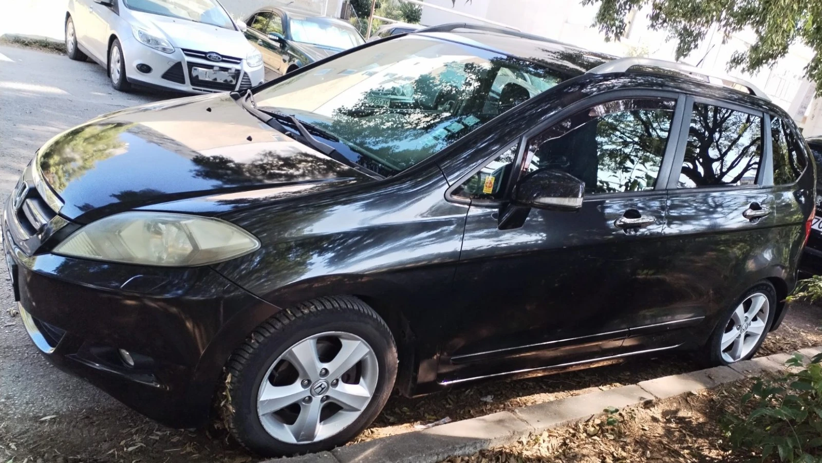 Honda Fr-v, снимка 3 - Автомобили и джипове - 55775817