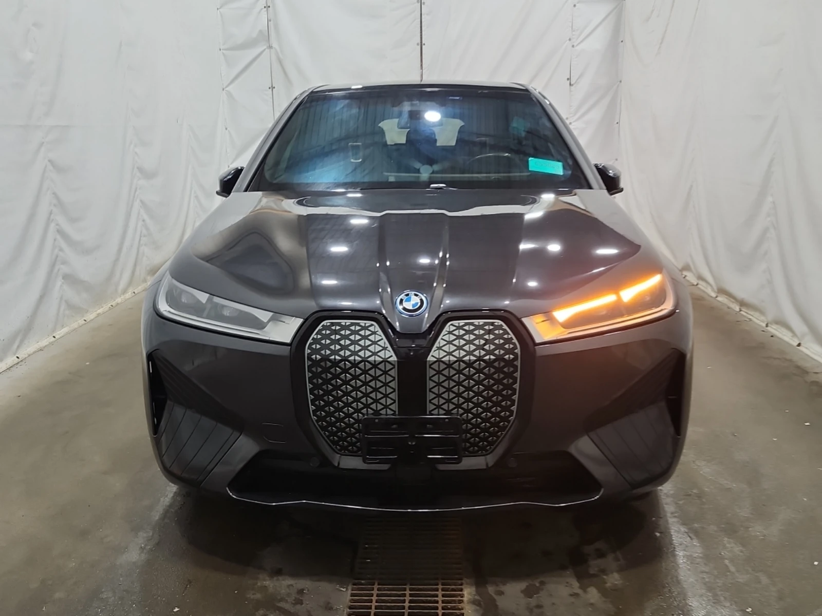 BMW iX xDrive50, снимка 5 - Автомобили и джипове - 56109265